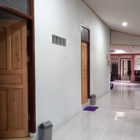 Belitung Backpacker Apartment Tanjung Pandan Ngoại thất bức ảnh