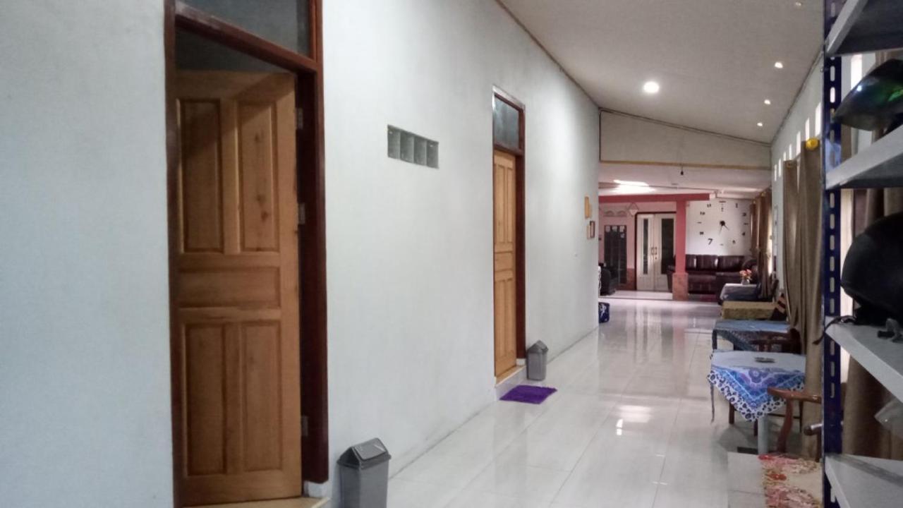 Belitung Backpacker Apartment Tanjung Pandan Ngoại thất bức ảnh