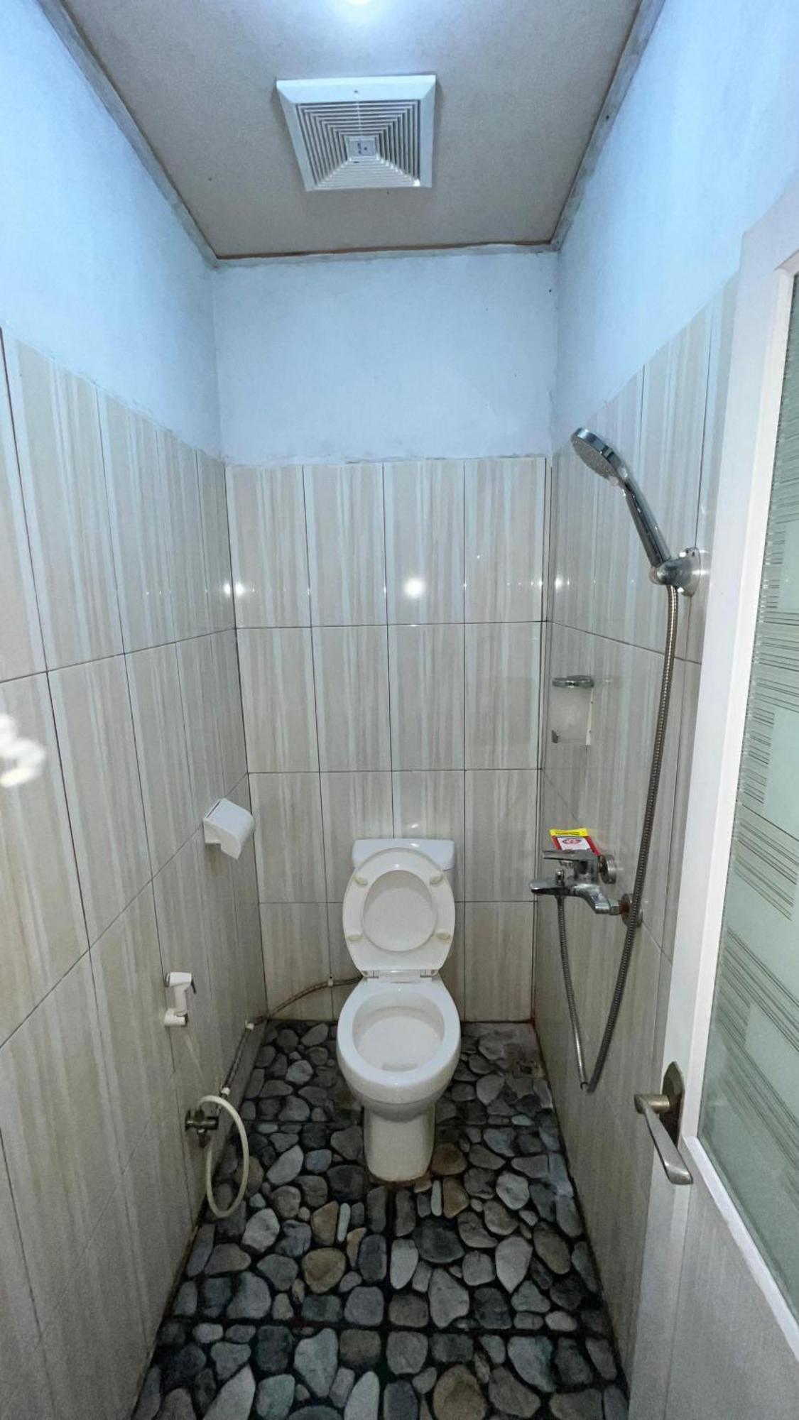 Belitung Backpacker Apartment Tanjung Pandan Ngoại thất bức ảnh