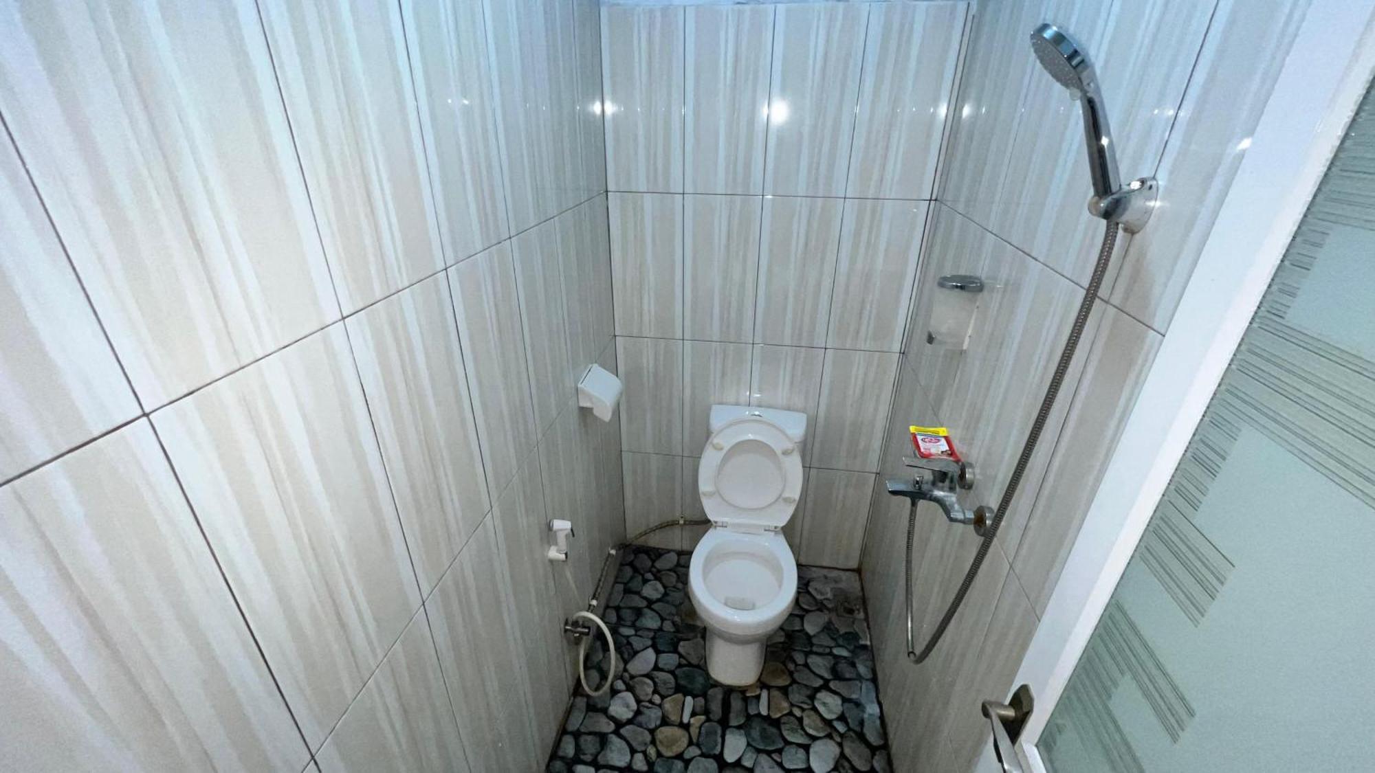 Belitung Backpacker Apartment Tanjung Pandan Ngoại thất bức ảnh