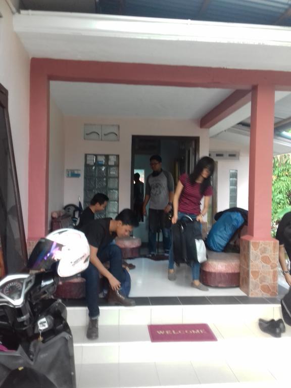 Belitung Backpacker Apartment Tanjung Pandan Ngoại thất bức ảnh