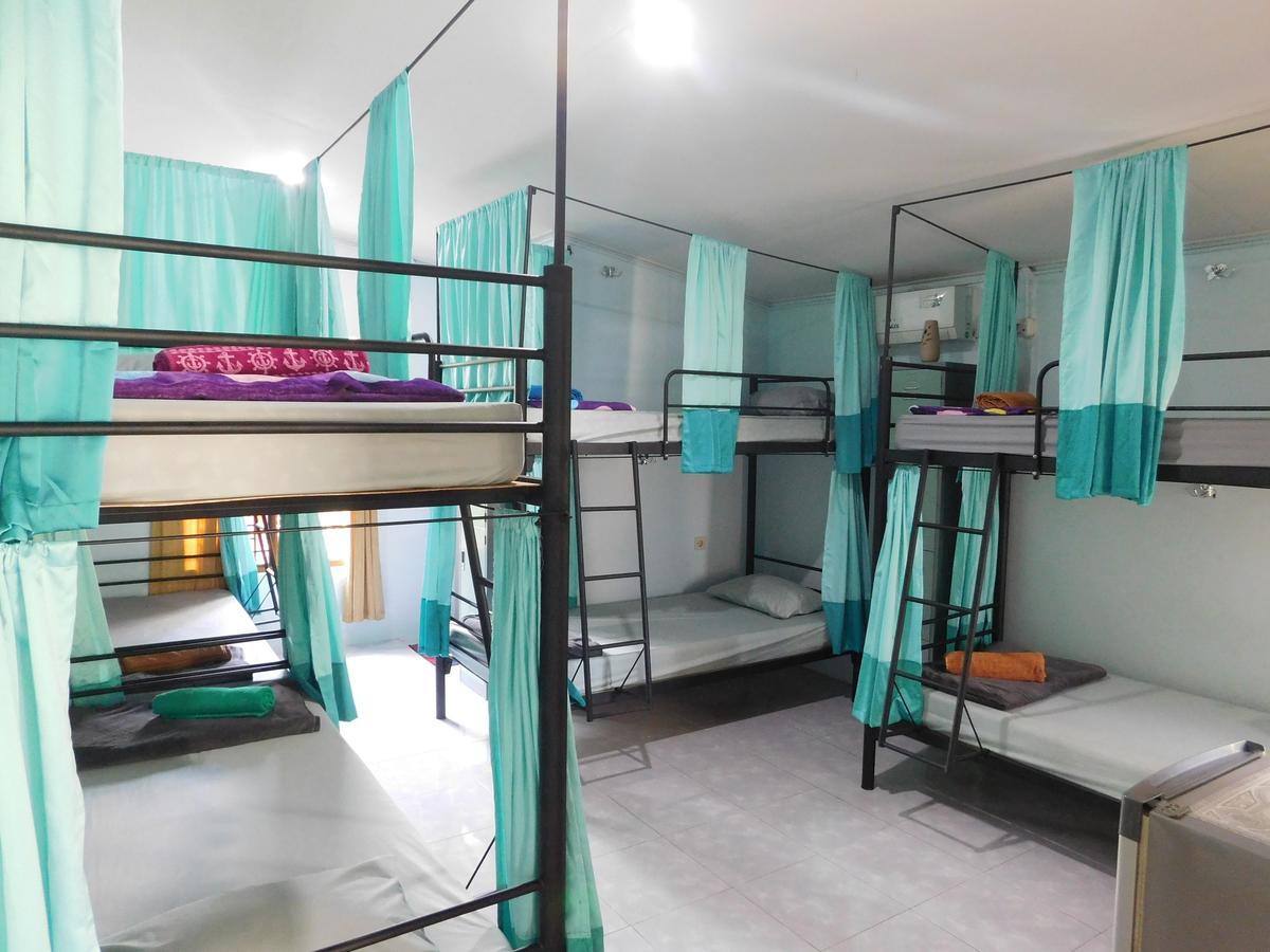 Belitung Backpacker Apartment Tanjung Pandan Ngoại thất bức ảnh