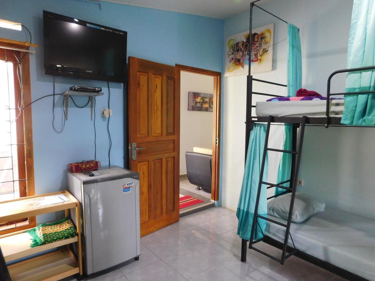 Belitung Backpacker Apartment Tanjung Pandan Ngoại thất bức ảnh